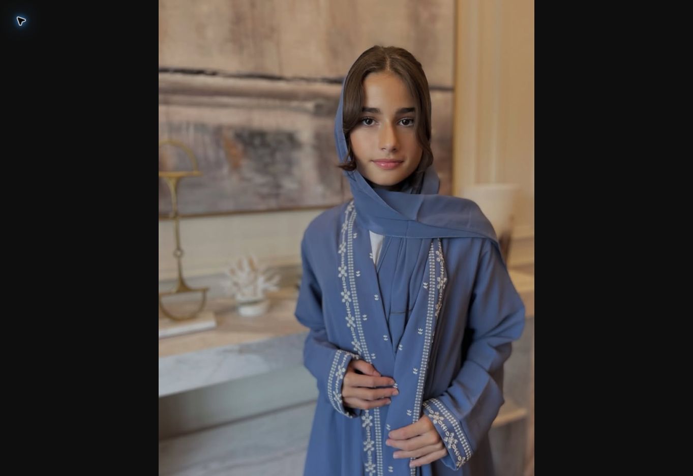 Sparkle signature blue abaya